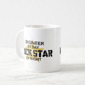 Mug Vedette du rock d'ingénieur par nuit (Devant gauche)