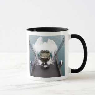 Mug Véhicules d'assaut amphibies débarquent de USNS