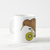 Mug Vélo d'équitation de kiwi avec des roues de kiwi (Devant gauche)