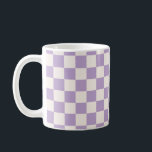 Mug Vérification du pourpre, Motif de tableau de contr<br><div class="desc">à damiers Motif - damier violet et blanc crème.</div>