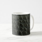 Mug Véritable alligator noir texture cuir, gros plan (Devant droit)