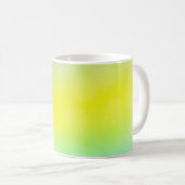 Mug Vert clair, abstrait jaune flou arrière - plan. C (Devant droit)