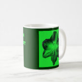Mug Vert foncé sur vert clair Amaryllis (Devant droit)