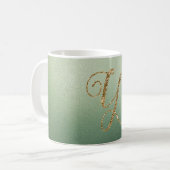Mug Vert olive lettre Y pailletée or (Devant gauche)