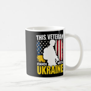 Mug Vétéran se tient avec l'Ukraine - Drapeau américai