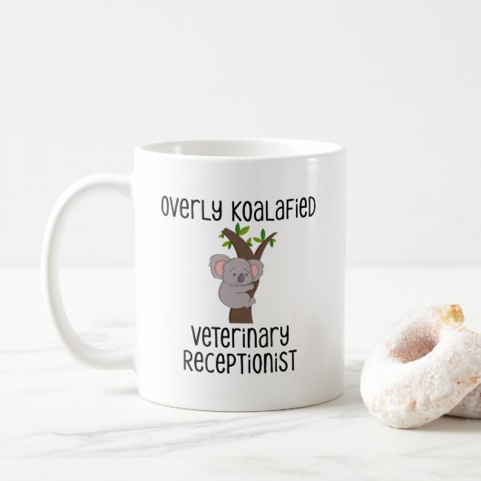 Mug Vétérinaire Réceptionniste Adjointe du bureau vété (Avec donut)