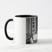 Mug Veuillez nous joindre pour du thé (Gauche)