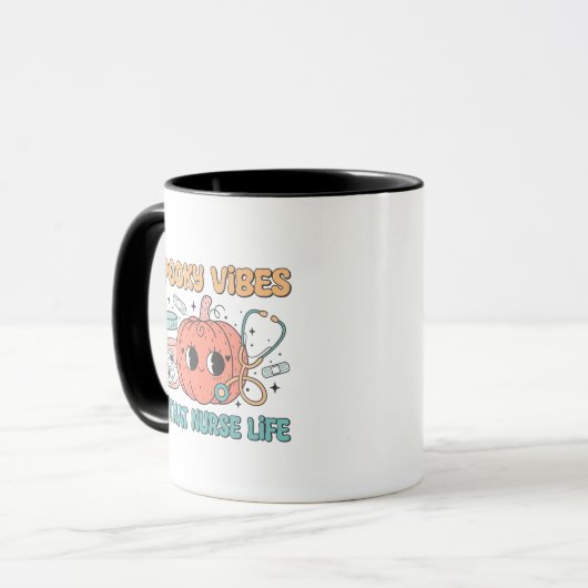 Mug Vibes éffrayantes Et Cette Infirmière Vie Hallowee (Devant gauche)