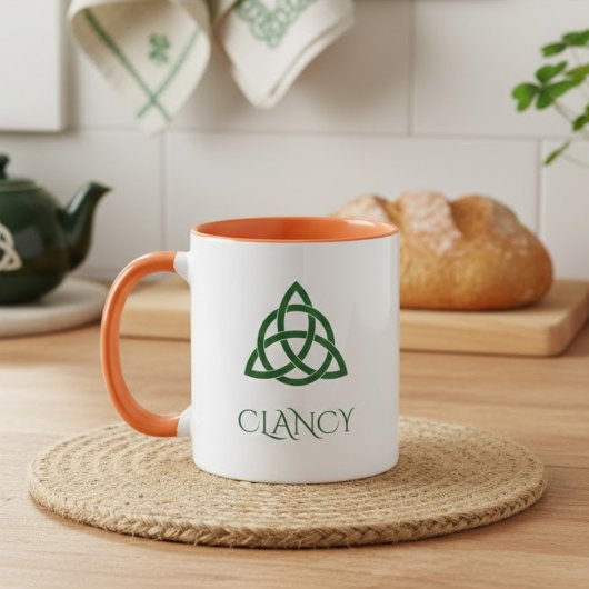 Mug Vibrant Green Celtic Trinity Knot Family Name