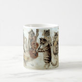 Mug Victorian Era Caroling Chats par Louis Wain Holida (Centre)