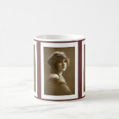 Mug Victorian woman hair in beads and scarf (Centre)