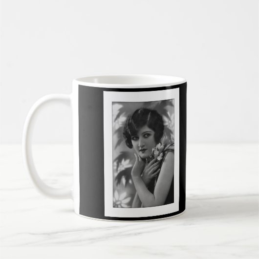 Mug Victorienne stupéfiant en noir et blanc (Gauche)
