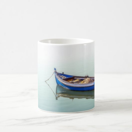 Mug Vieux bateau Aiola. Petite barque à Seixal Bay. (Centre)