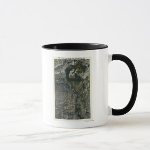 Mug Village et maison inversés de la vue de fées