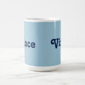 Mug Vince (Centre)