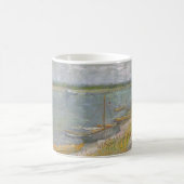 Mug Vincent van Gogh - Vue d'une rivière avec des bate (Centre)