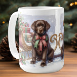 Mug Vintage Labrador Retriever Christmas Chien chiot<br><div class="desc">Voici notre charmant tasse à café avec le adoré Labrador Retriever, juste à temps pour la saison des fêtes! Parfait pour les amoureux de les chiens, cette tasse est disponible en noir, jaune ou chocolat labrador options, pour que vous puissiez choisir votre préféré. Notre tasse offre des designs festifs au...</div>