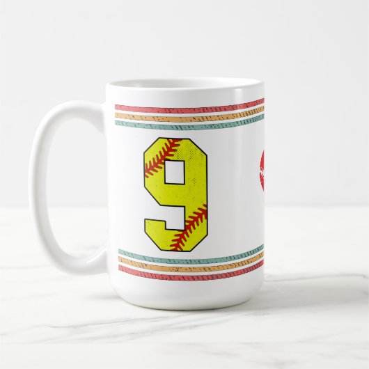 Mug Vintage Rétro Softball Numéro 9 Varsity (Gauche)