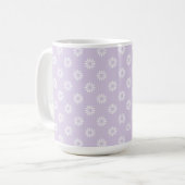 MUG VIOLET PASTEL AVEC RANGÉES DE FLEURS BLANCHES (Devant gauche)