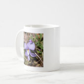 Mug Violette à pieds d'oiseau avec bluets (Devant gauche)