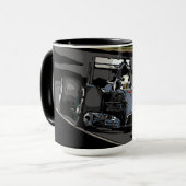 MUG VOITURE DE COURSE - NÉE À LA COURSE (Devant gauche)