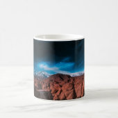 MUG VOITURE NOIRE PRÈS DES FORMATIONS DE ROCHE (Centre)