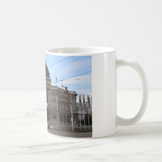 Mug Volkstheater Vienne Autriche (Droite)