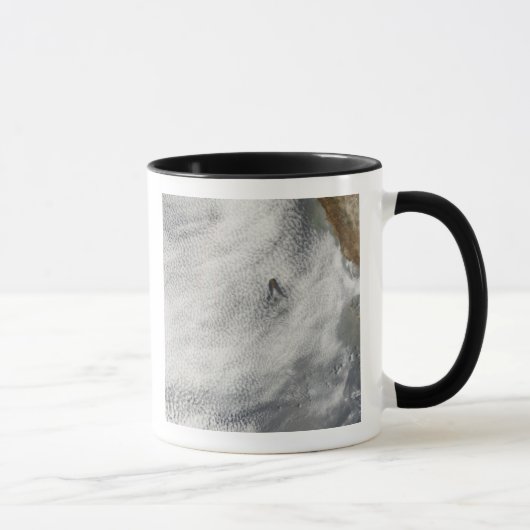 Mug Vortices nuageuses et gloire au large de l'île de  (Droite)
