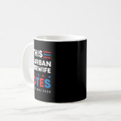 Mug Votes de la ménagère de banlieue Biden Harris 2020 (Devant gauche)
