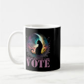 Mug Votez pour une dame de chat sans enfant (Gauche)