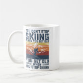 Mug Vous ne cessez pas de skier quand vous devenez vie (Gauche)