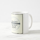 Mug Voyagent plus de citation de motivation de timbre (Devant droit)