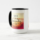 Mug Voyez la beauté dans tout (Devant gauche)