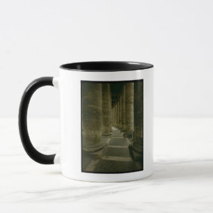 Mug Vue à l'intérieur de la colonnade
