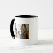 Mug Vue d'angle faible des appartements le long de la (Devant gauche)