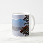 Mug Vue de phare de pré d'Esopus dans le brouillard (Devant droit)