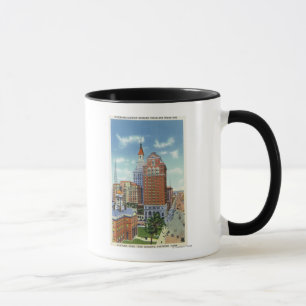 Mug Vue de tour de bâtiment et de voyageurs de