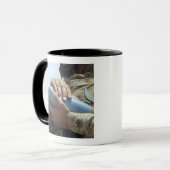 Mug Vue d'ensemble d'un soldat faisant crader une muni (Devant gauche)
