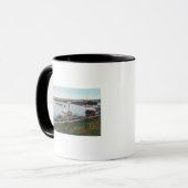 Mug Vue des navires dans le DockSt. Michael, AK (Devant gauche)