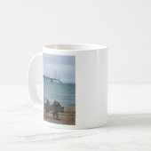 Mug Vue du pont Mackinac (Devant gauche)