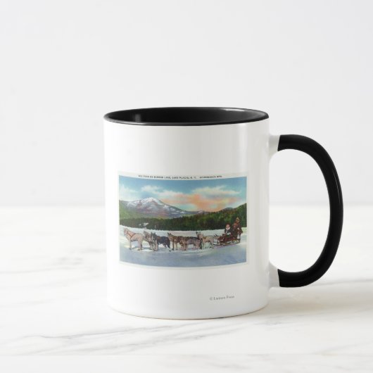 Mug Vue d'une équipe de traîneau à chiens sur le lac M (Droite)