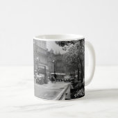 Mug Vue élégante sur rue (Devant droit)