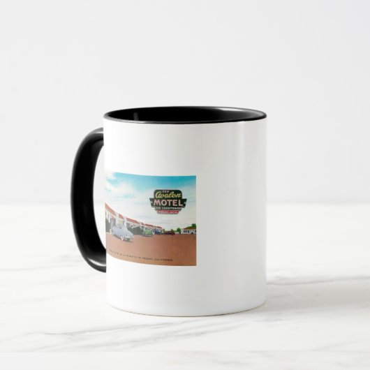 Mug Vue extérieure de Avalon MotelFresno, CA (Devant gauche)