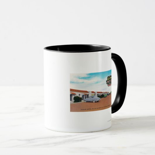 Mug Vue extérieure de Avalon MotelFresno, CA (Devant droit)
