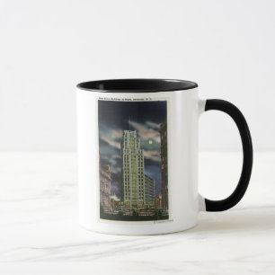 Mug Vue extérieure du bâtiment de tour d'état la nuit