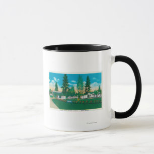 Mug Vue extérieure du camp d'automobile de pin