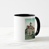 Mug Vue extérieure du lycée Yreka, CA (Devant droit)