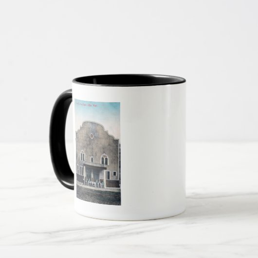 Mug Vue extérieure du théâtre New Ridgeway (Devant gauche)