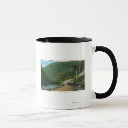 Mug Vue le long de Cold River sur le versant est de (Droite)