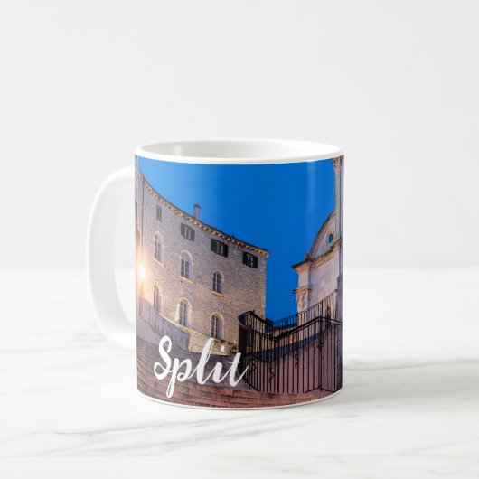Mug Vue nocturne des escaliers et de l'église à Split, (Devant gauche)